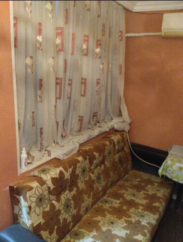 Uzunmüddətli kirayə mənzillər: Iceri Şeher. Qiz Qalasinin yani. 1 otaqli heyet evi. Her weraiti var — 9