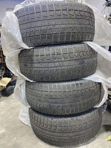 Шины: Шины 215 / 50 / R 17, Зима, Б/у, Комплект, Легковые, Bridgestone