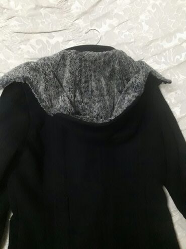 Пальто: В отличном состоянии Корейское польто.Очень удобное' модное. теплые — 7