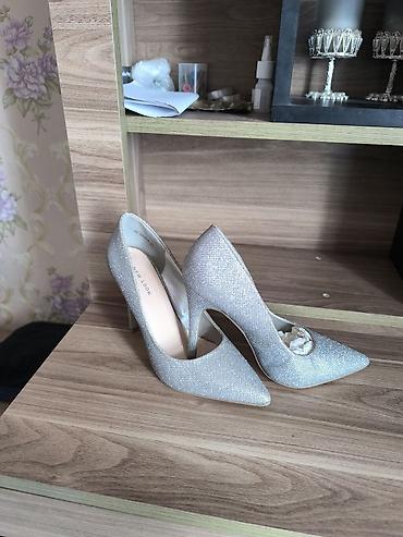 Tuflilər: Parıltılı gümüş rəngdə qadın təkburun tufli - Brend: New Look (daxili — 1