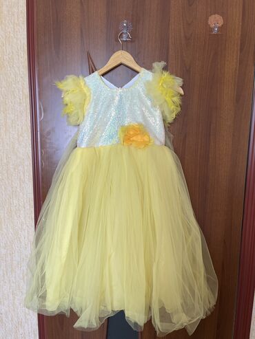 платья на 8 лет: Детское платье, цвет - Желтый, Б/у