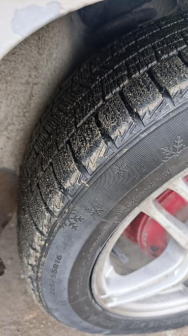 Другие автомобили: Легковой автомобиль седан, белый. Кузов: - 4 двери, классический — 4
