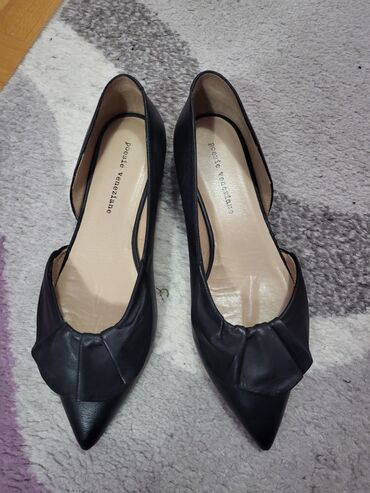 crvene cipele prodaja: Pumps, 39