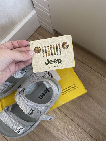 польские тапочки для детей: Продаю брендовые сандали от бренда Jeep, качественные, удобные