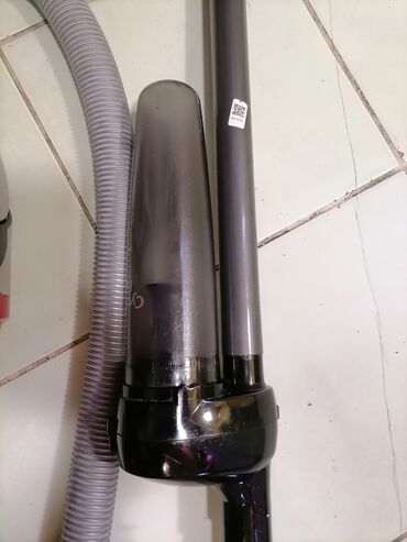 Klasični usisivači: Usisivač SAMSUNG 1600w na papirnu kesu kompletan dobar
 Mirjevo na lalafo.rs — 6 Klasični usisivači: Usisivač SAMSUNG 1600w na papirnu kesu kompletan dobar
 Mirjevo — 6