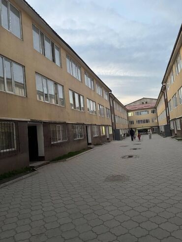 снять квартиру в токмаке запорожская область: 1 бөлмө, 25 кв. м, 3 кабат, Косметикалык ремонт