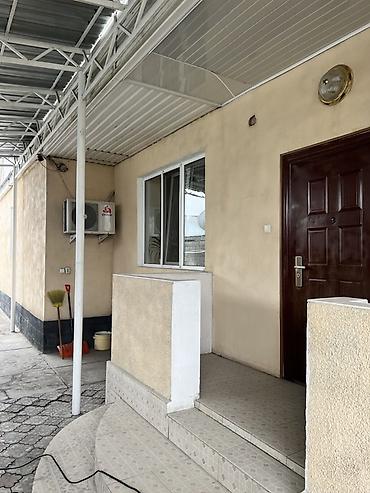 Sale of cottages and houses: Дом с просторным крытым двором, хозяйственными постройками и — 1