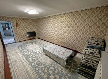 ош базар квартира керек: 3 комнаты, 69 м², Индивидуалка, 3 этаж, Косметический ремонт