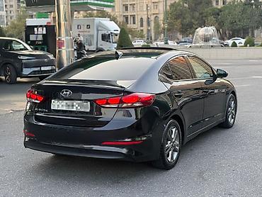 audi a8: Hyundai Elantra: 2 l | 2017 il Sedan — 9
