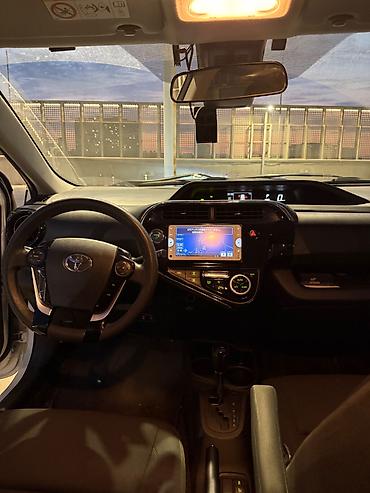 Toyota: Toyota Aqua: 1.5 l | 2017 il Hetçbek — 1