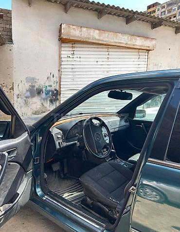 mercedes c203: Mercedes-Benz C‑Class sedan - Kuzov: sedan, tünd yaşıl rəng - — 2