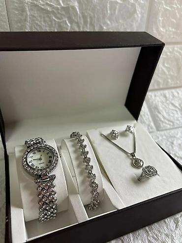 Setovi nakita: Luksuzni set nakita sa ručnim satom – ženski komplet Sadržaj seta: - — 3