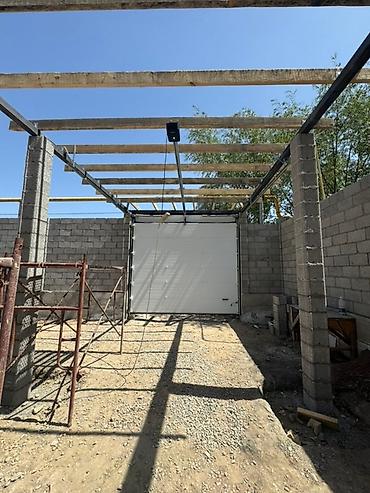 Секционные ворота: Секционные ворота и калитки из сендвич-панелей - Секционные подъемные — 15