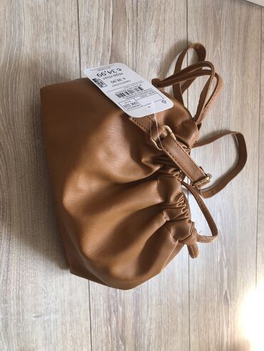 52 объявлений | lalafo.kg: Продаю сумку новую (Турция) есть длинный ремешок . Удобная и