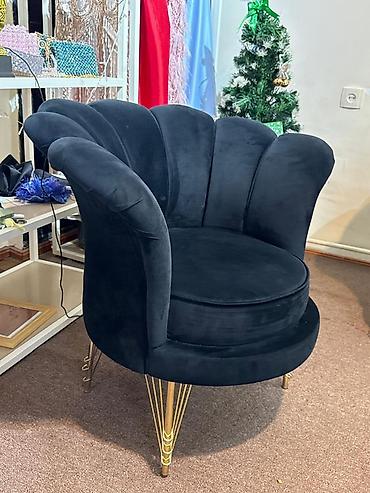 salon divan: Qara məxmər parça ilə örtülmüş şık oturma dəsti - Dizayn: Çiçək — 1