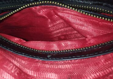 Torbe: Moschino prelepa crna torba Efektna i nesvakidašnja Moschino torba u — 9