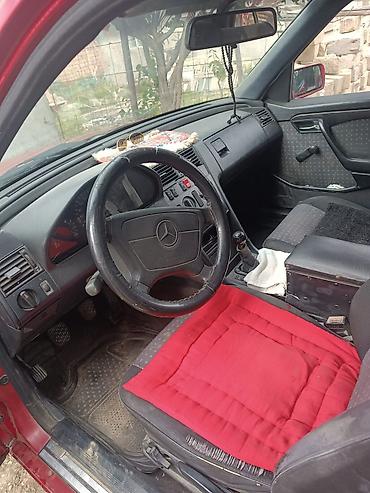 muherrik yastigi: Mercedes-Benz C-Class (W202) sedan - Kuzov: 4 qapılı sedan, qırmızı — 3