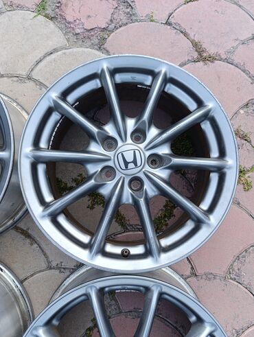 Диски: Литые Диски R 17 Honda, Комплект, отверстий - 5, Б/у at lalafo.kg — 5 Диски: Литые Диски R 17 Honda, Комплект, отверстий - 5, Б/у — 5