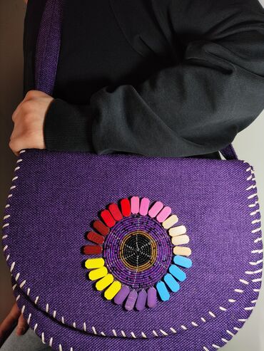 Sling handbag with beads Сумка станет идеальным аксессуаром для