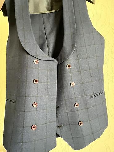 Эркектер кийими: Мужской костюм-тройка AGS, силуэт Slim Fit. - Состав: плотная — 2