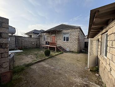 bakida satilan evler: 4 otaqlı, 130 kv. m — 2