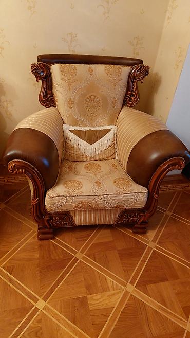 Kreslolar: İşlənmiş, Kreslo, Parça — 1