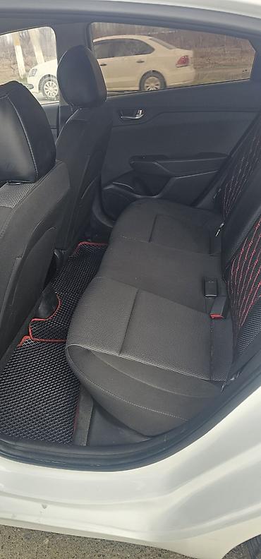 Другие детали салона: Hyundai Solaris — интерьер и оснащение - Салон: тканевая обивка — 7