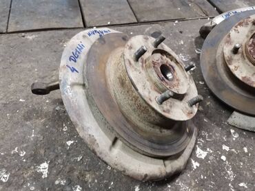 Auto delovi: Glavcina desnog prednjeg tocka Lada 2121,21213 Niva 24mm br.4 — 3