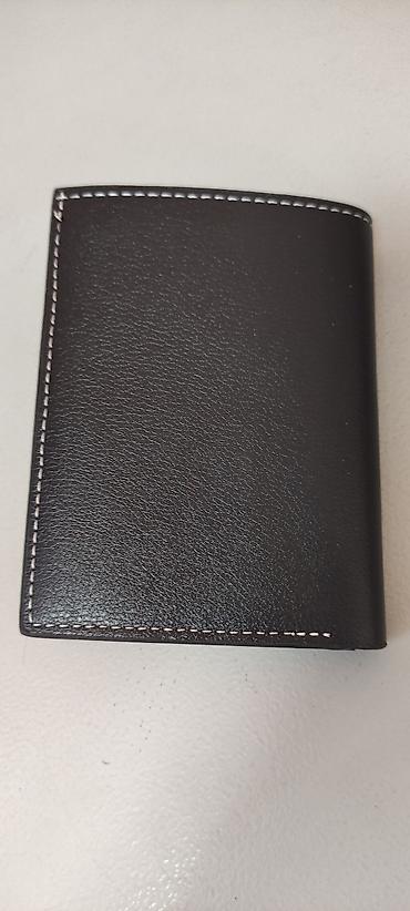 Кошельки: Для мужчин, которые ценят качественные, стильные аксессуары, мы — 2