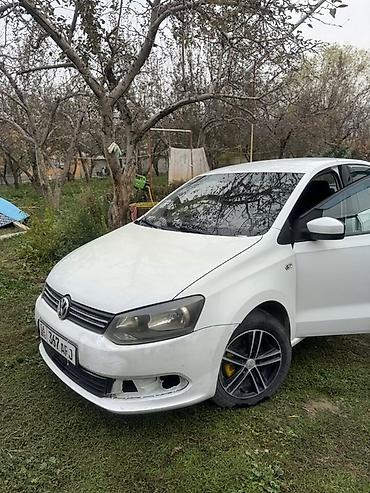 eva полики бишкек: Volkswagen Polo: 2013 г., 1.6 л, Кол менен иштөөчү, Бензин, Седан — 7
