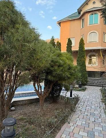 Долгосрочная аренда домов: 500 м², 8 комнат, Бассейн — 3