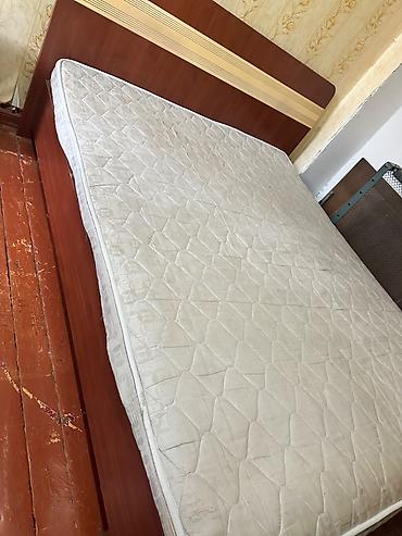 Ev üçün mebel: İşlənmiş, İkinəfərlik çarpayı, Bazasız, Matras ilə, Siyirməsiz — 2