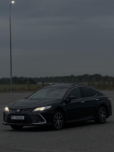 ct 200h: Toyota Camry: 2022 г., Гибрид, Седан — 3