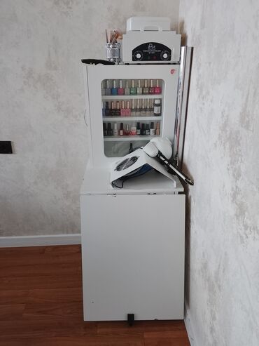 dırnağ aparatı: Hamisini teze almiwtim cox az iwlenib .Stolda o giymete dahildir