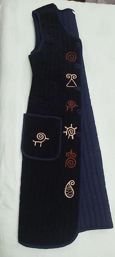 Пуховики и зимние куртки: Удлинённая куртка в отличном состояниимех отстёгивается. 350 сом — 10