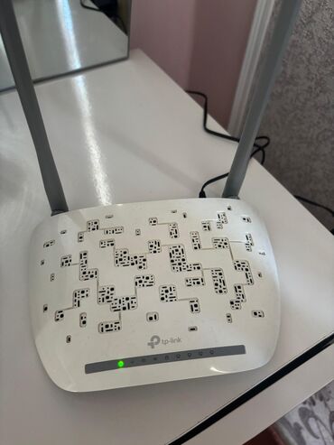 Modemlər və şəbəkə avadanlıqları: Modem çox az istifadə olunub yeni kimidir heç bir problemi yoxdur