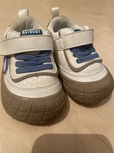 детская обувь для дома: Продаю новые ботинки
Размер 15
