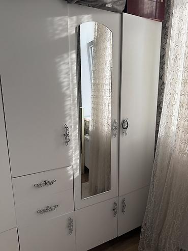 Ağ rəngli çoxfunksiyalı paltar dolabı - Klassik dizayn: dekorativ lalafo.az -da Ağ rəngli çoxfunksiyalı paltar dolabı - Klassik dizayn: dekorativ