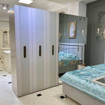 шкаф с зеркалом: Спальный гарнитур, Двуспальная кровать, Шкаф, Комод, цвет - Бежевый