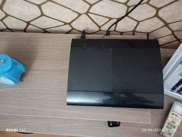sony playstation 1 купить: PS 3 Super Slim
500 GB yaddaş
46 oyun (V9: V10 paketi)
3 Pult