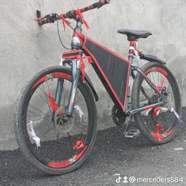 velosiped satisi 24: Б/у Городской велосипед Adidas, 26", скоростей: 7, Платная доставка, Самовывоз