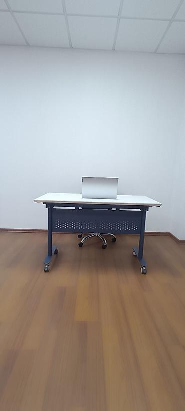 Ofis masaları: Tək nəfərlik mobil ofis masası - Üstlük: ağ rəngli, düz və hamar iş — 5
