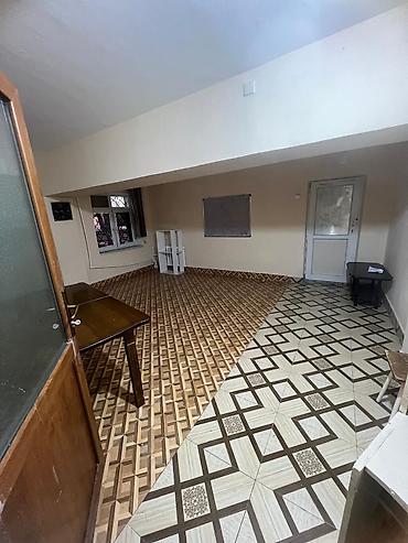 office: Obyekt – yarızirzəmi səviyyəsində ayrıca girişli sahə - Planlaşdırma — 2