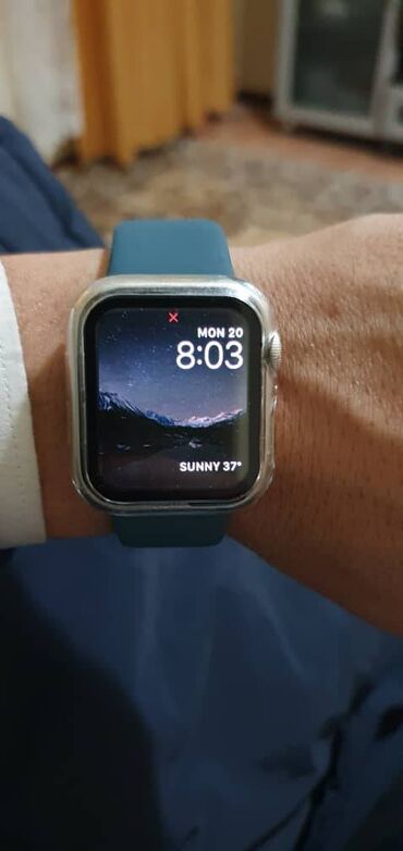 электронные часы наручные цена: Apple Watch ⌚️ se 44mm Акум 93% Состояние отличное, подарок со штатов