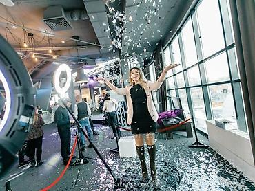 Видеокамеры: Biz sizə 360 stendli kamera (əyləncə və reklam sahəsində yeni populyar — 9