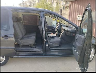 minivan: Mercedes-Benz Vaneo: 1.9 l | 2002 il Van/Minivan — 2