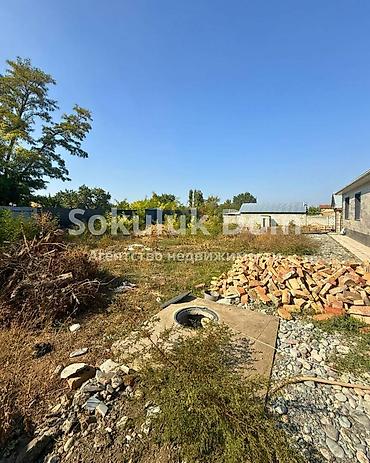 1: 🏠Продается дом с. Сокулук, от трассы 800 метров. 🟡Комнаты: 4 🟡Участок — 4