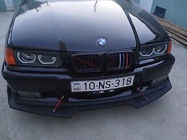 bmw tekeri: BMW 3 Seriya E36 sedan, qara rəng. M-üslub bədən dəsti və ön splitter — 1