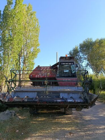 продам домкрат бу: Комбайн жакшы абалда мотору жазалган 3 донколок жаны 1 орточо.Комбайн