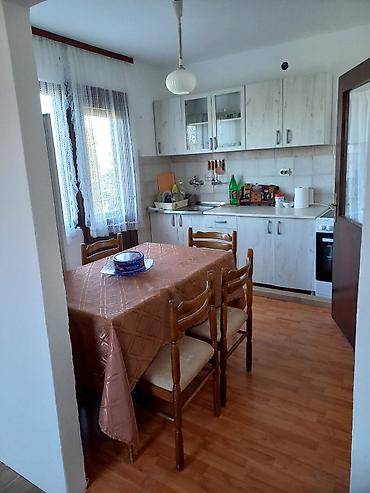 Kuće na prodaju: Продаю дом площадью 80 квадратных метров и земельный участок площадью — 4